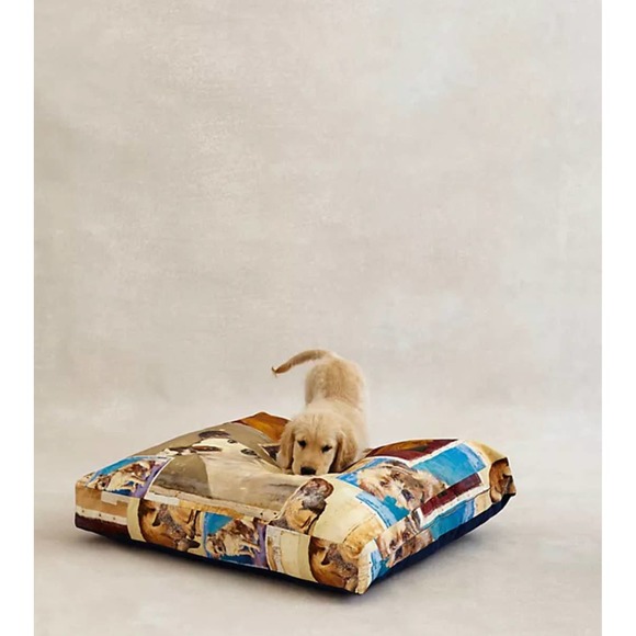 RARE Large Anthropologie Swarm Vintage Portrait Dog Bed - Picture 2 of 3
